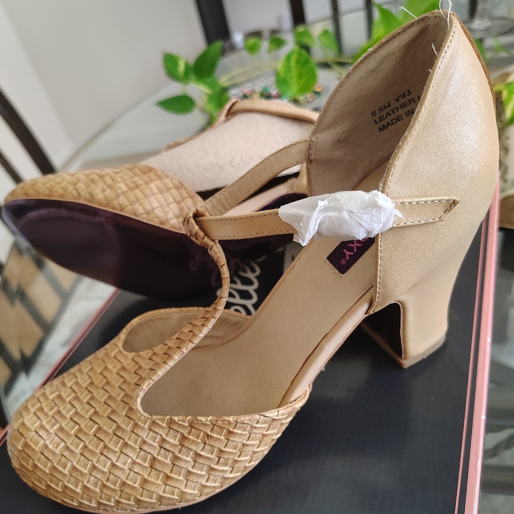 Mojo Moxy Tan Woven Heels